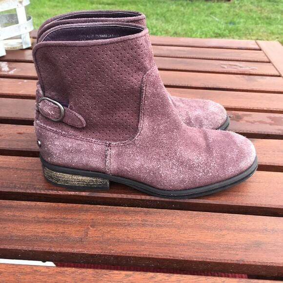 New Treasure & Bond suede booties. Size 4 - Picture 1 of 3